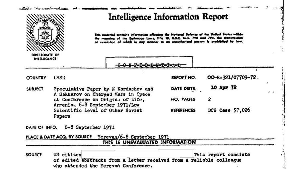 Header of CIA Intelligence Information Report 00-B-321/07709-72, country USSR, subject a speculative paper by N Kardashev and A Sakharov on charged mass in space at a conference on origins of life in Armenia, 6 to 8 September 1971, distributed 10 April 1972