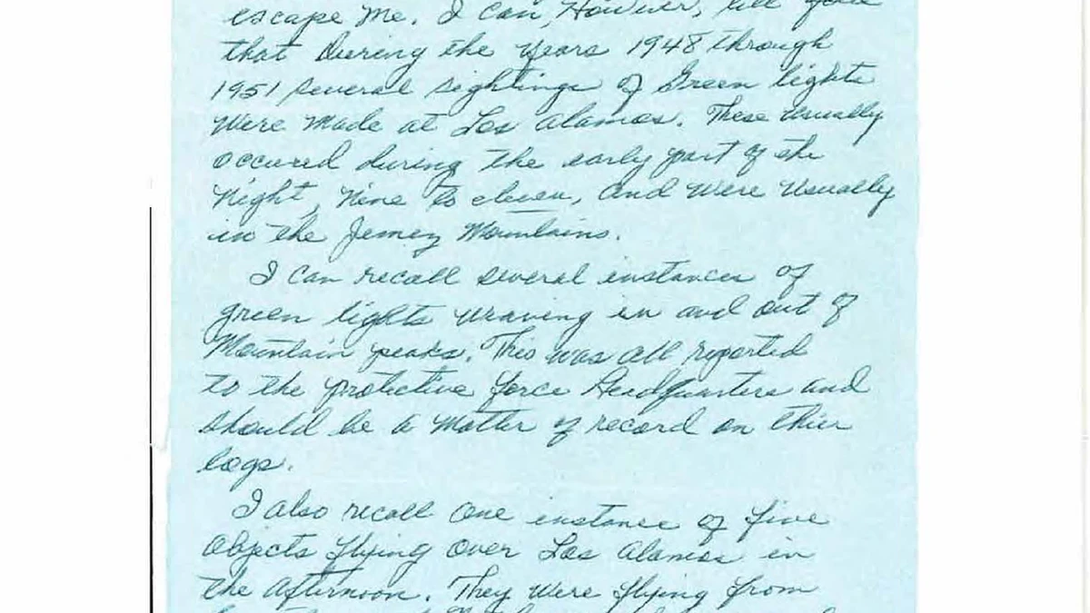 Handwritten 1970 letter from the declassified DOE-UAP-D002 file, recalling green light sightings at Los Alamos between 1948 and 1951
