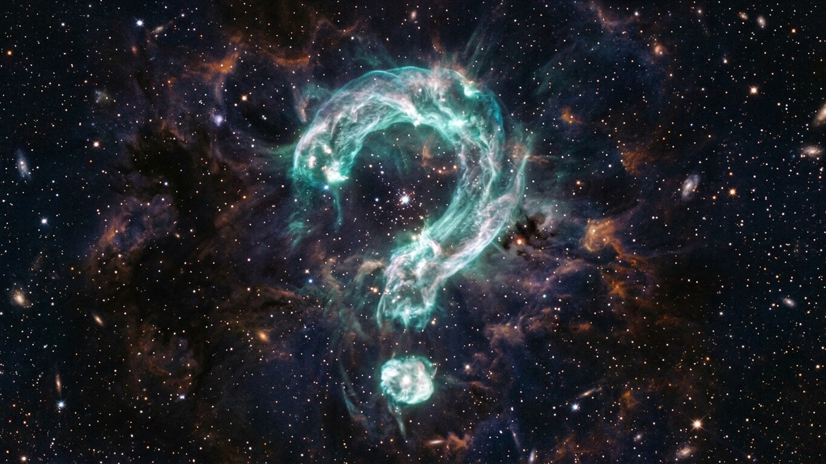 Close-up of the central region of the Tc 1 nebula showing a curved gas structure resembling an upside-down question mark