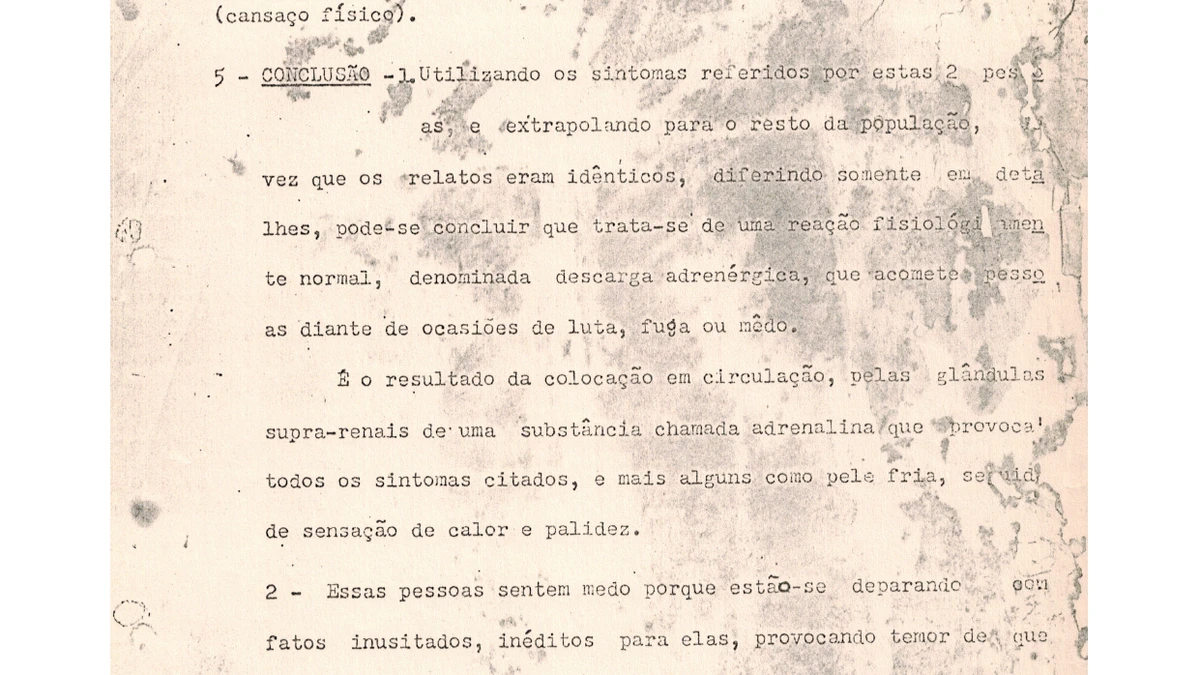 Second page of the Operação Prato medical report, heavily stained, containing the conclusion section describing an adrenergic discharge and collective hysteria